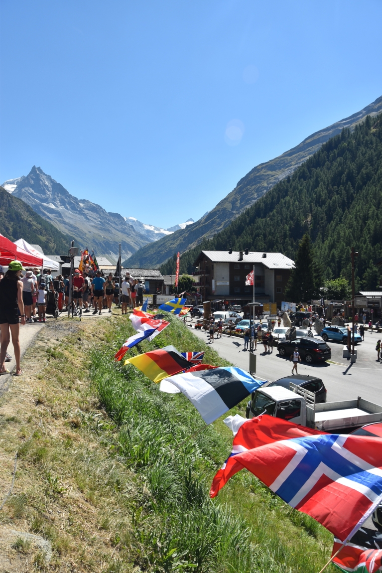 Access to Zinal SierreZinal the race of the five 4000, Valais